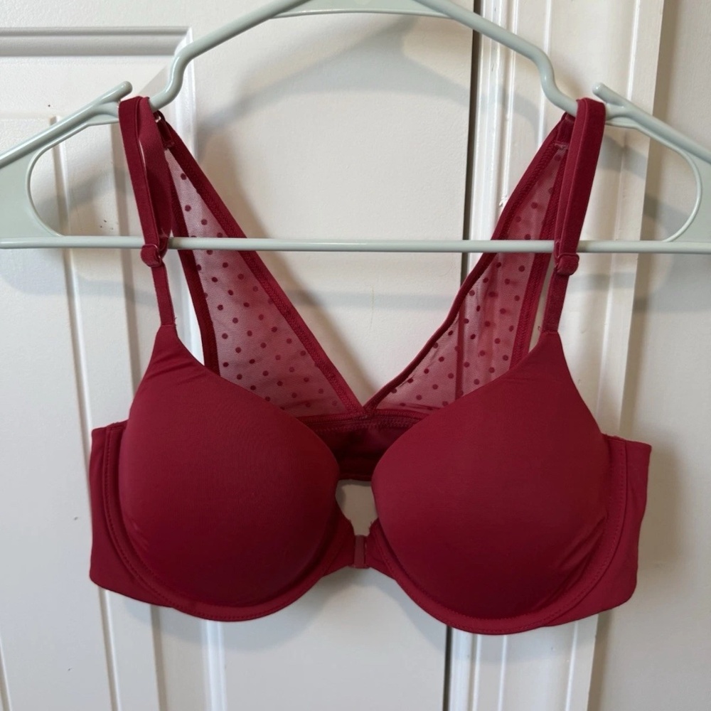 Victoria’s Secret Body Victoria Demi Bra Front Closure 36C Red Sexy Velvet Detai